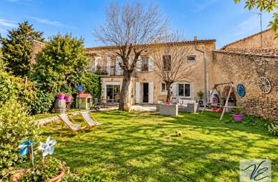À AZILLE – MAISON BOURGEOISE RÉNOVÉE DE 259 M² AVEC 5 CHAMBRES, JARDIN PISCINABLE, PUITS ET GARAGE — photo du bien