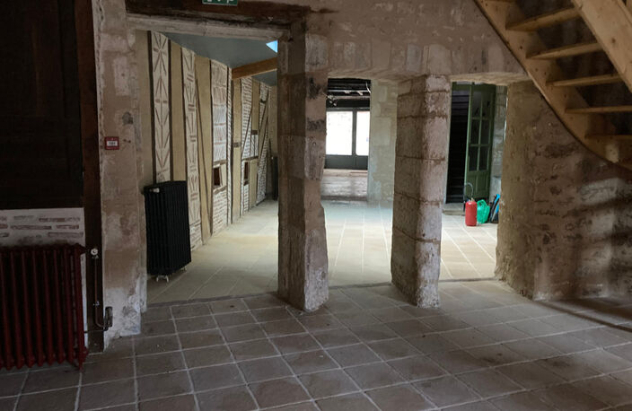Dpt Charente (16), à vendre RUFFEC immeuble - Surface totale 330 m² environ, Surface habitable 176,37 m² — photo 2