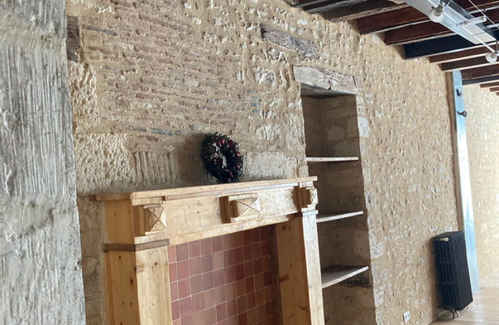 Dpt Charente (16), à vendre RUFFEC immeuble - Surface totale 330 m² environ, Surface habitable 176,37 m² — photo 5