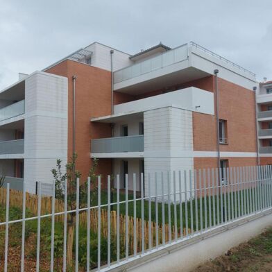 Appartement 3 pièces 910 €