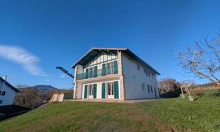 Maison 5 Pièces 168 m² à louer à Saint-Pée-sur-Nivelle (64310)