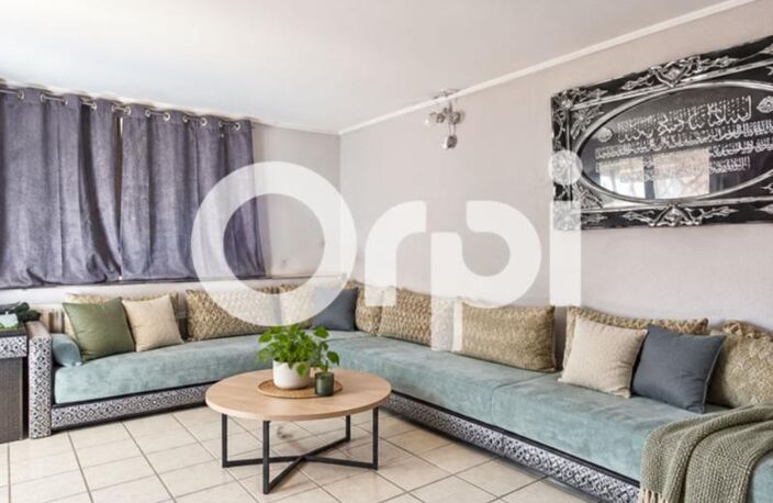 BRON-ESSARTS – 84 m², 4 chambres, loggia plein Sud – Métro et universités — photo 3