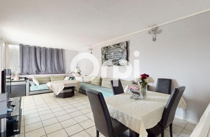 BRON-ESSARTS – 84 m², 4 chambres, loggia plein Sud – Métro et universités — photo 4