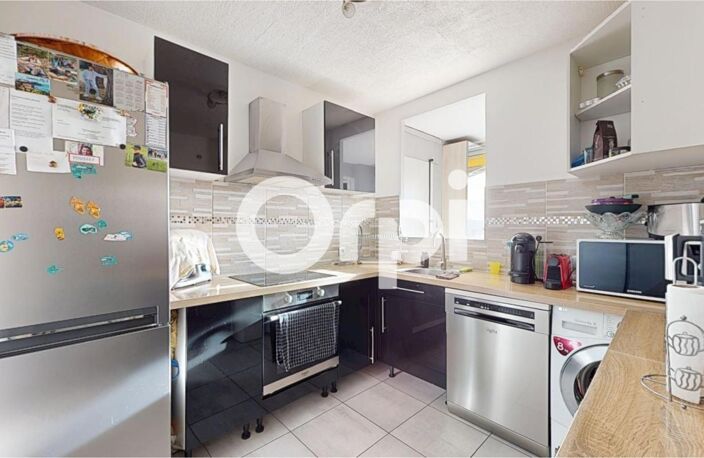 BRON-ESSARTS – 84 m², 4 chambres, loggia plein Sud – Métro et universités — photo 5