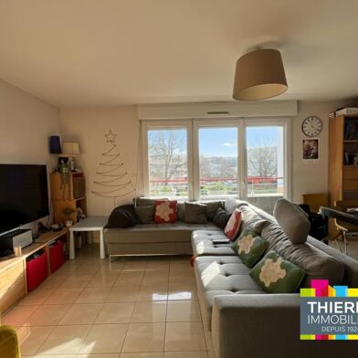 Appartement 3 pièces 242740 €