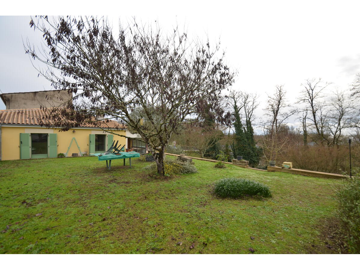 Villa / Maison  T5 à vendre Saint-Antoine-sur-l'Isle 33660