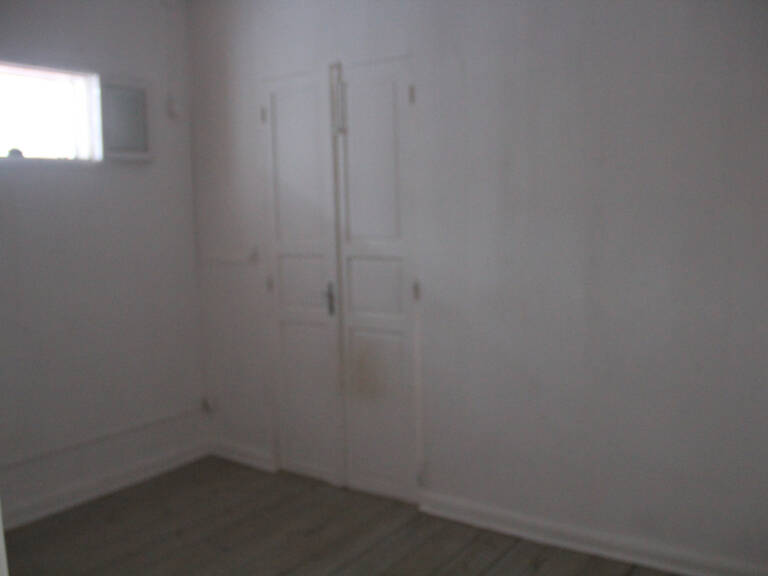 À Basse-Terre, vaste  appartement T2 à louer avec balcon — photo 1