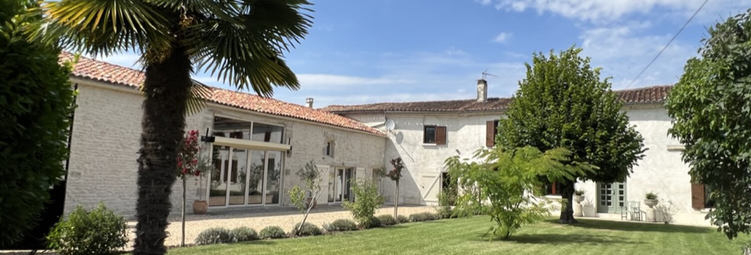 Maison 15 Pièces 485 m² à vendre à Saint-Martin-de-Juillers (17400)