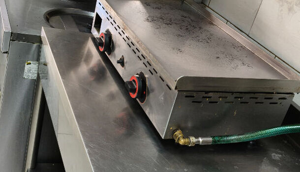 Local commercial 4 pièces  à vendre Londe-les-Maures (La) 83250