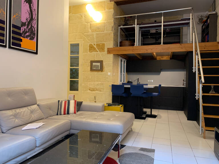 Beau T2 bis meublé 54m2 avec cour BORDEAUX GAMBETTA — photo 1