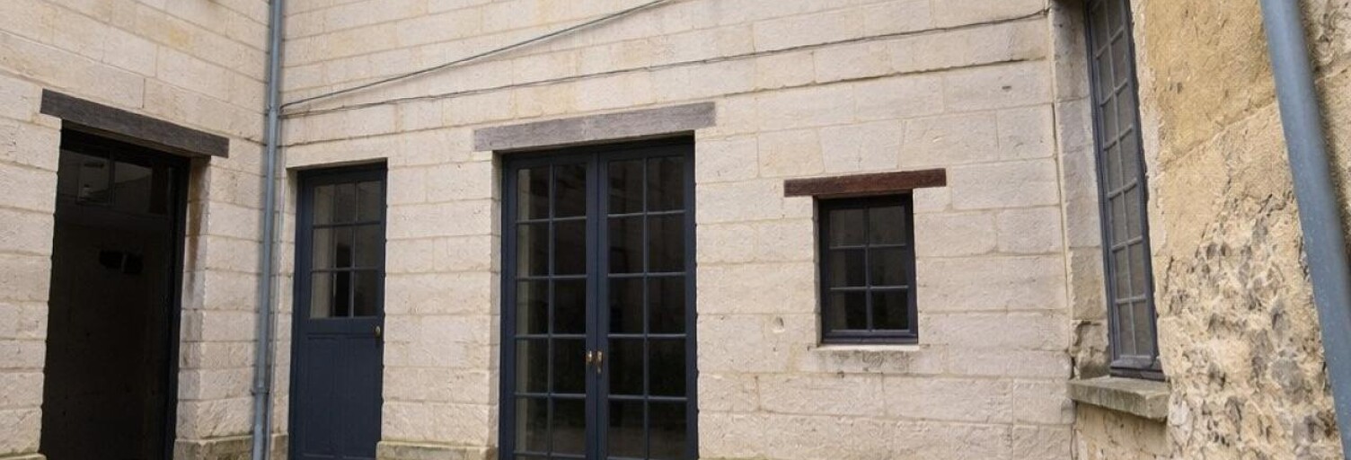 Immeuble  250 m² à vendre à Baugé-en-Anjou (49150)