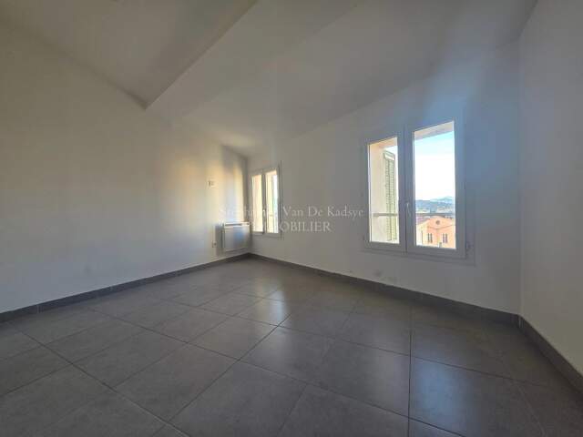 APPARTEMENT 49 M² - DUPLEX - CHAMBRE - BUREAU — photo du bien