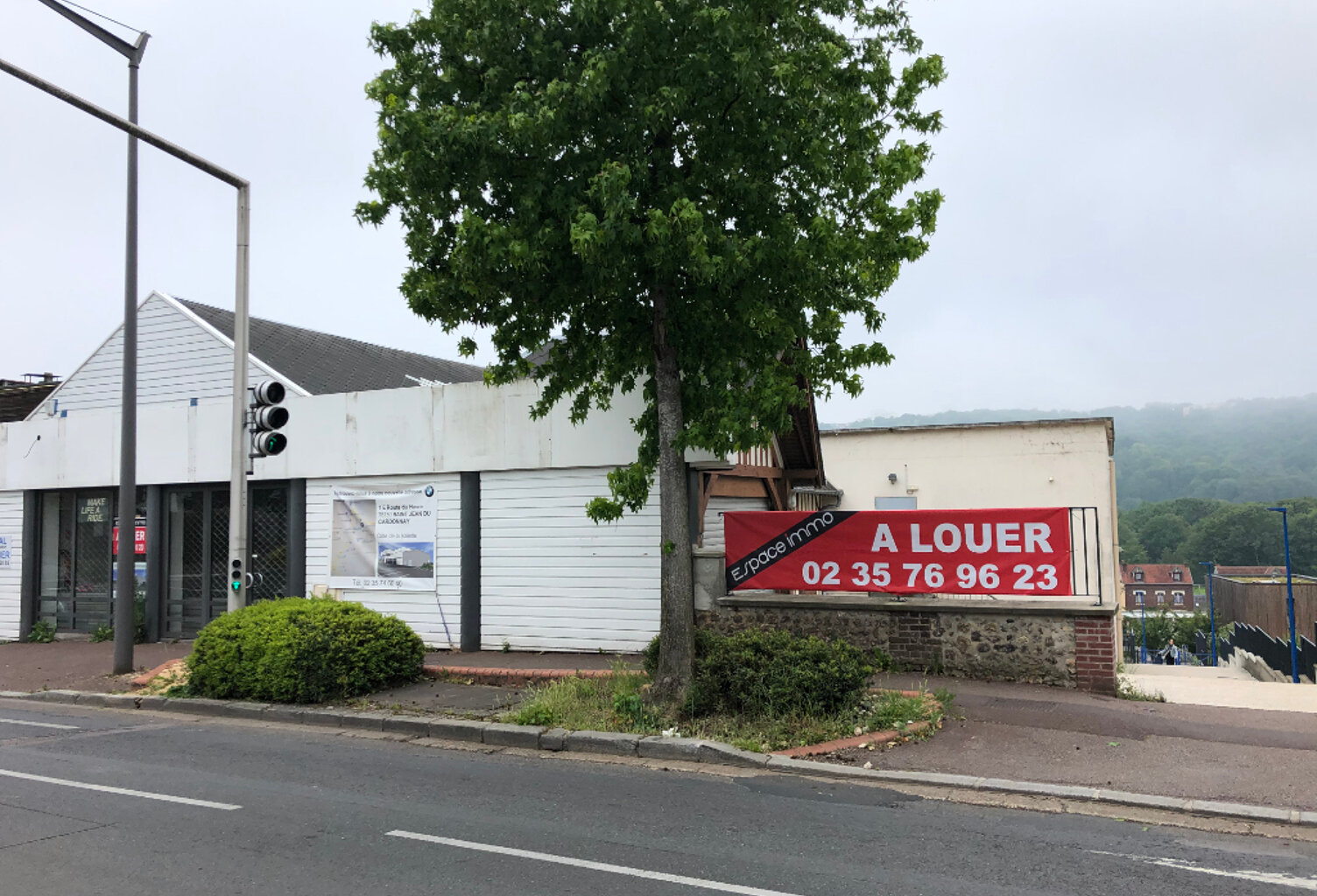 LOCAL COMMERCIAL - DEVILLE LES ROUEN - 776 m² - PARKING PRIVATIF — photo 1