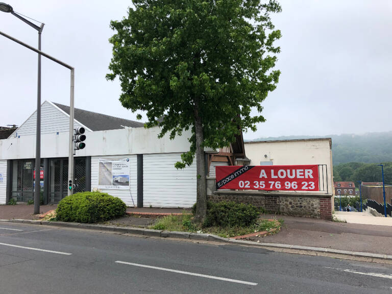 LOCAL COMMERCIAL - DEVILLE LES ROUEN - 776 m² - PARKING PRIVATIF — photo 1