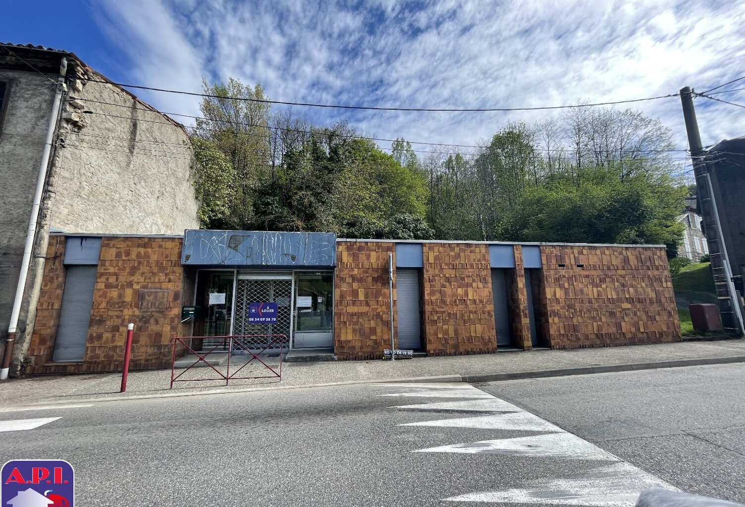 Location local industriel 6 pièces 137 m² à Lavelanet (09300) — photo 1