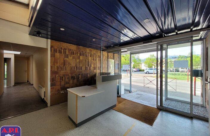 Location local industriel 6 pièces 137 m² à Lavelanet (09300) — photo 2