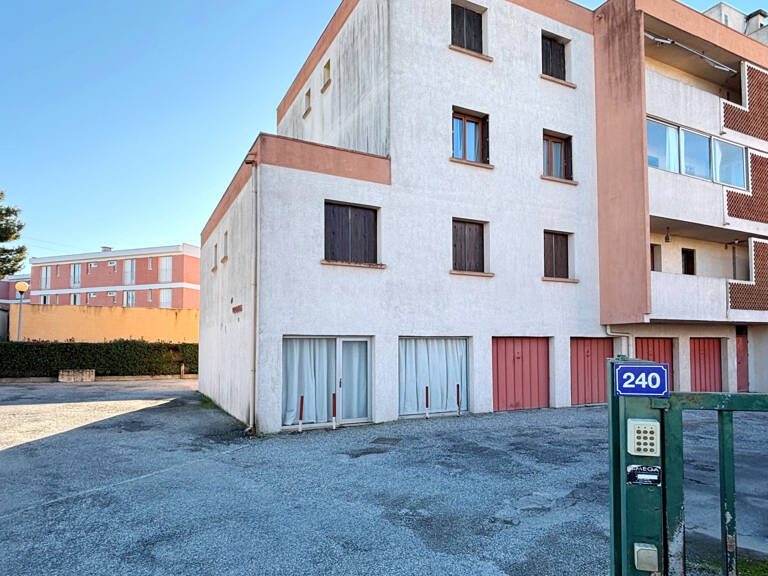 Exclusivité à Gardanne, lot de 3 parkings en extérieur — photo 1