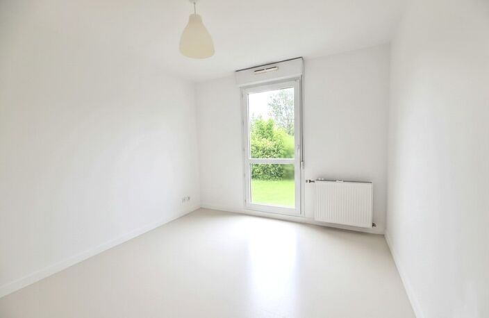 possibilité PMR - Dijon-Centre T3 récent lumineux plein Sud, de 72 m²,  terrasse, jardin privatif 60m², grand garage fermé sécurisé en sus — photo 5
