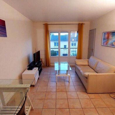 Appartement 3 pièces 825 €