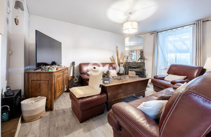 ✨ À découvrir en exclusivité – Maison de caractère au cœur de Saint-Laurent-sur-Gorre ✨ — photo 3