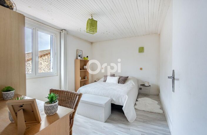✨ À découvrir en exclusivité – Maison de caractère au cœur de Saint-Laurent-sur-Gorre ✨ — photo 5