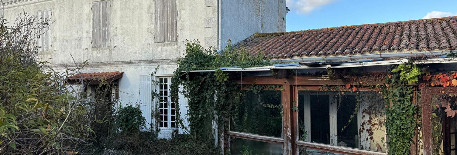 Maison 7 Pièces 211 m² à vendre à Thairé (17290)