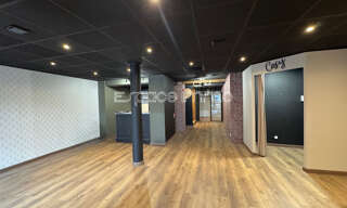 Commerce  84 m² à louer à Saint-Saëns (76680)