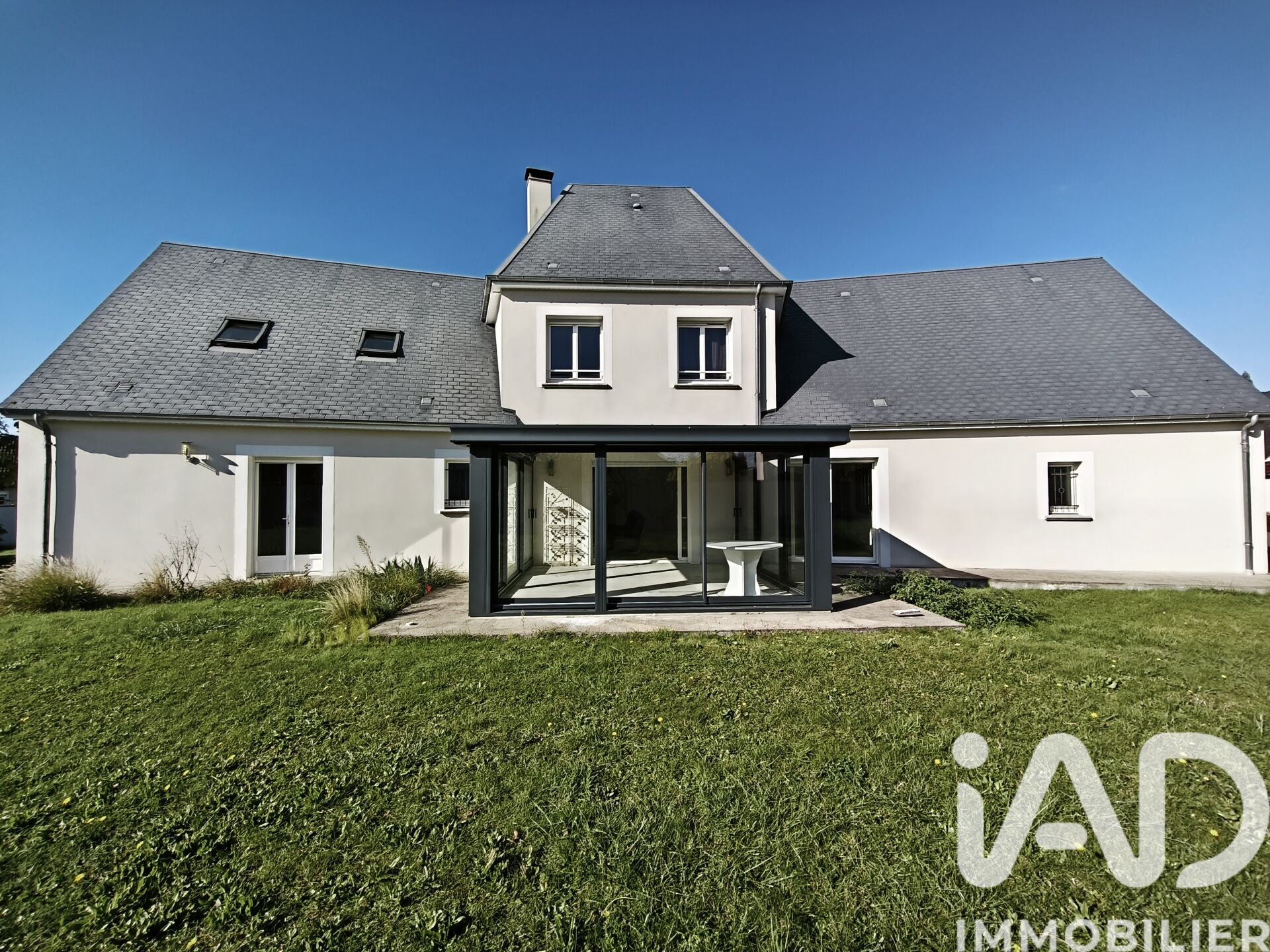 Romorantin-Lanthenay - 223m² - 7p. - 6ch.