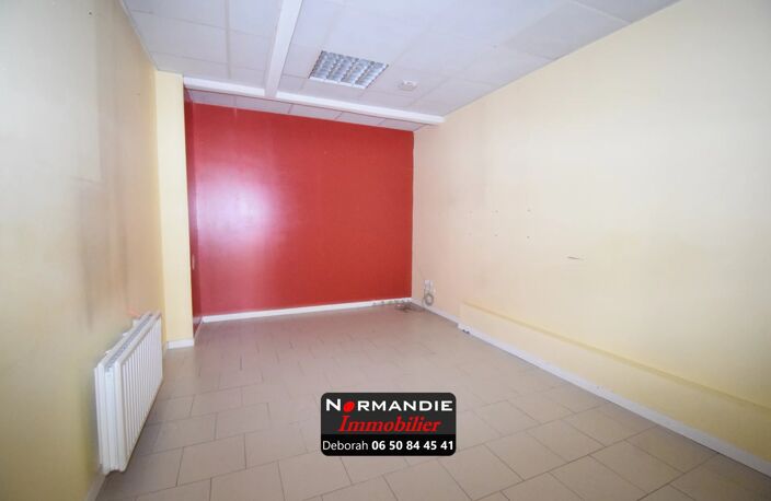 Ensemble immobilier mixte - local commercial et appartement — photo 3