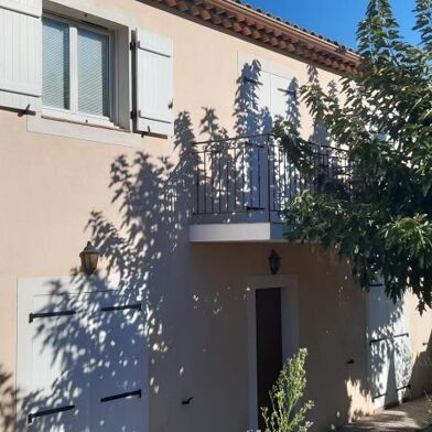Maison 5 pièces 2300 €