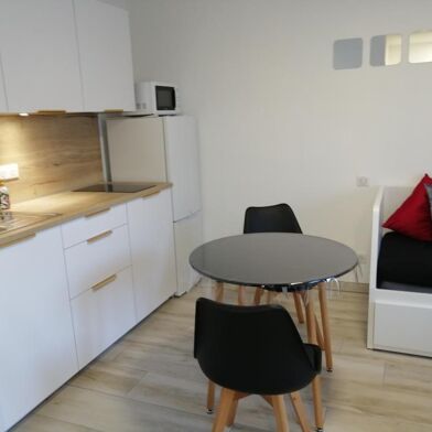Appartement 1 pièces 930 €