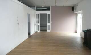 Commerce 4 Pièces 177 m² à louer à Châteaubernard (16100)