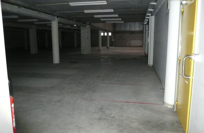 ⚜ A LOUER CHATEAUBERNARD Zone Commercial Local Bureau ⚜ — photo 5