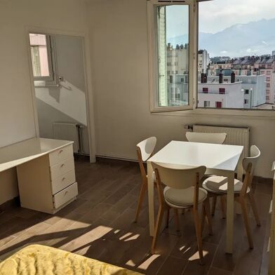 Appartement 1 pièces 470 €