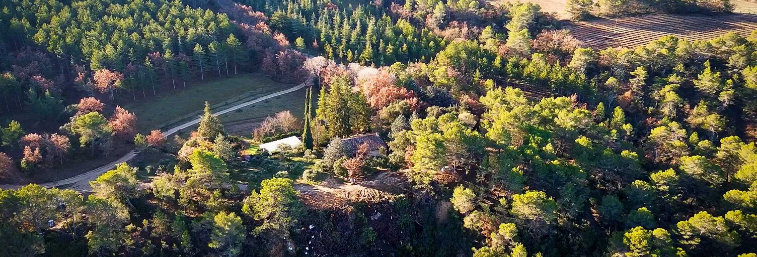 Maison 10 Pièces 330 m² à vendre à Grambois (84240)