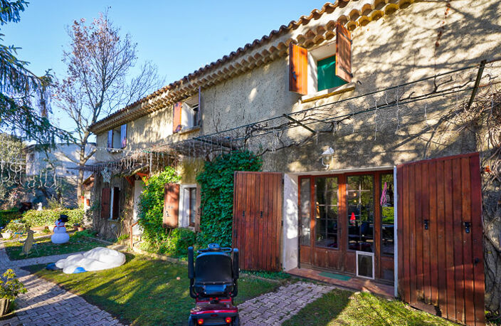 Propriété de 32 hectares à Grambois (84) — photo 3