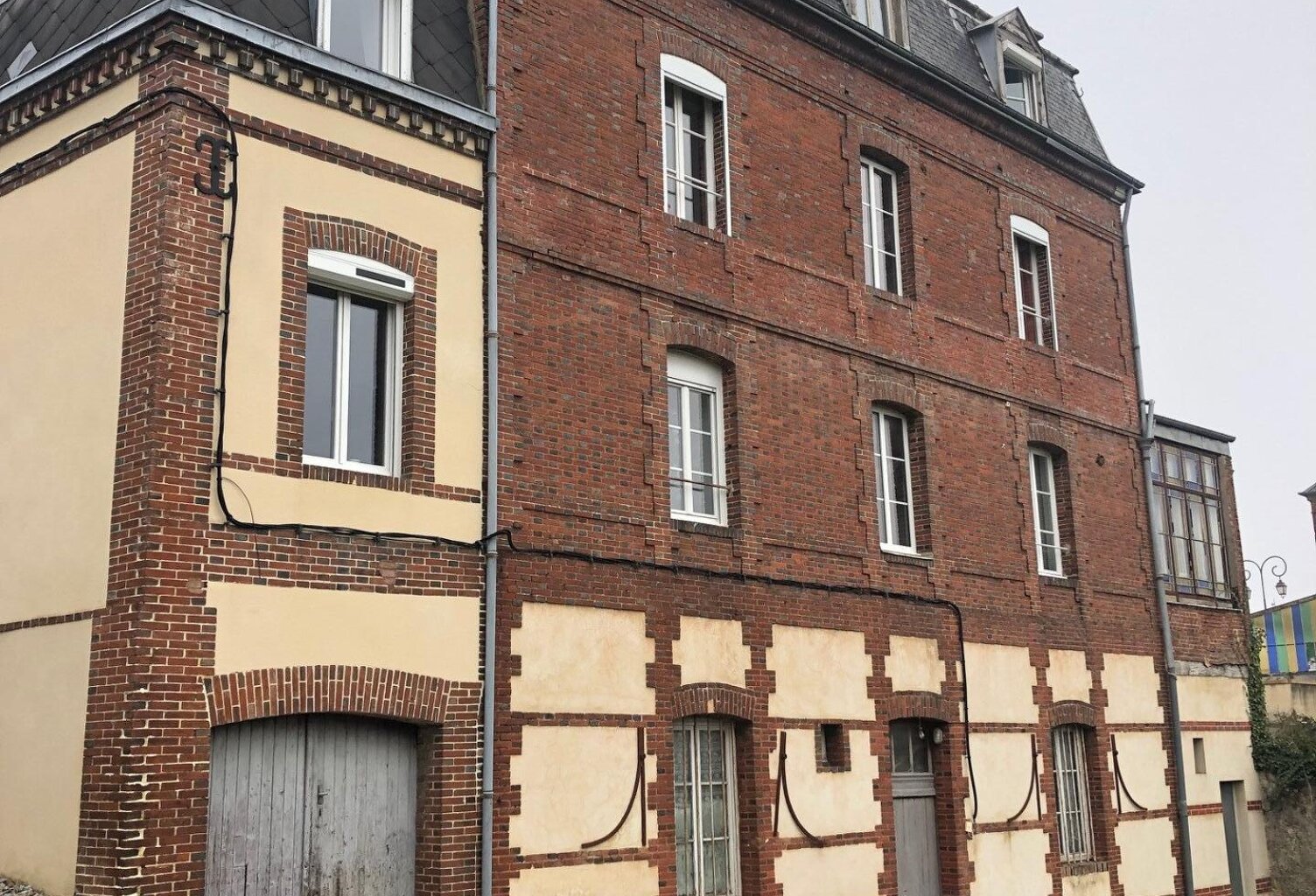 Appartement traversant. T3 de belle superficie. — photo 1