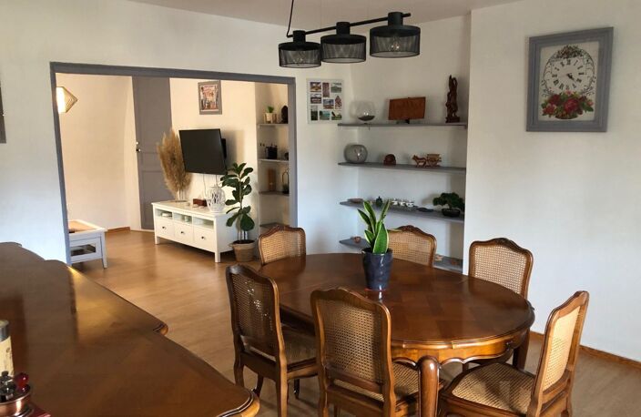 Appartement traversant. T3 de belle superficie. — photo 4