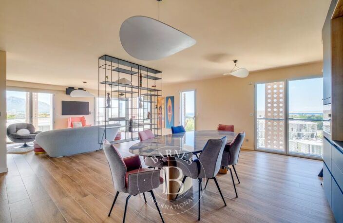 VENTE - MARSEILLE - 13008 - SAINT-ANNE - APPARTEMENT DE TYPE 4 - — photo 3