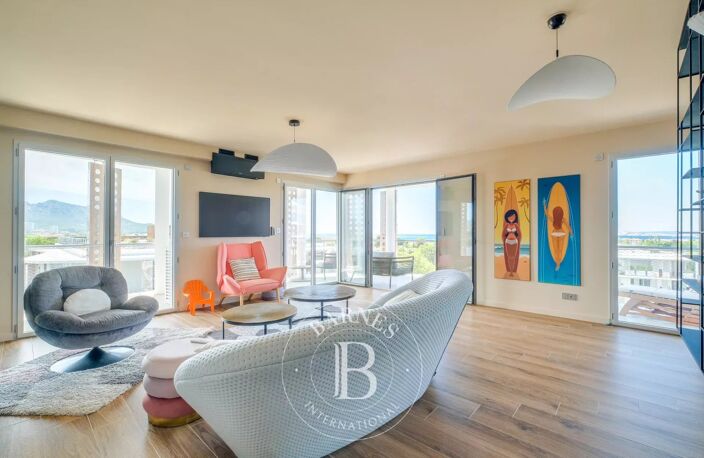 VENTE - MARSEILLE - 13008 - SAINT-ANNE - APPARTEMENT DE TYPE 4 - — photo 4