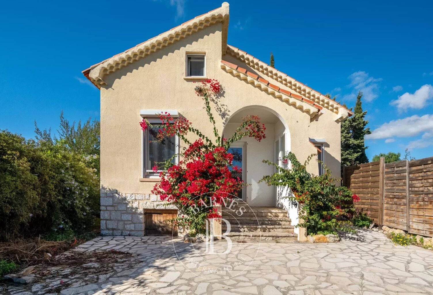 VENTE - CASSIS - LA PRESQU'ÎLE - MAISON À SUBLIMER — photo 1
