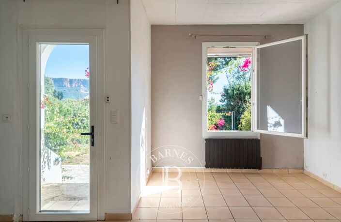 VENTE - CASSIS - LA PRESQU'ÎLE - MAISON À SUBLIMER — photo 5