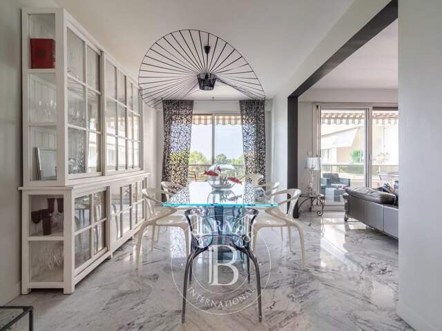 VENTE - MARSEILLE - 13008 - BAGATELLE - APPARTEMENT - 3 PIÈCES - — photo du bien