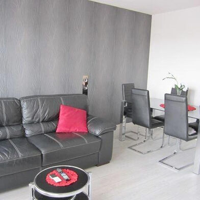 Appartement 3 pièces 890 €