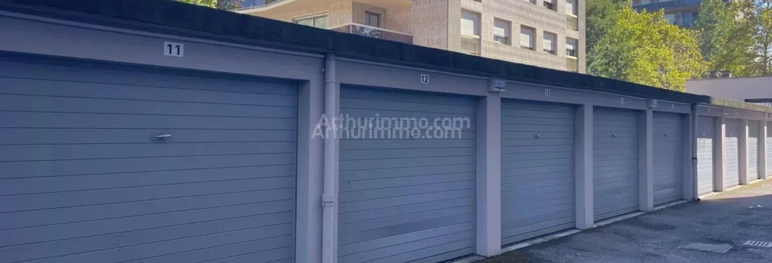 Garage   m² à vendre à Grenoble (38000)