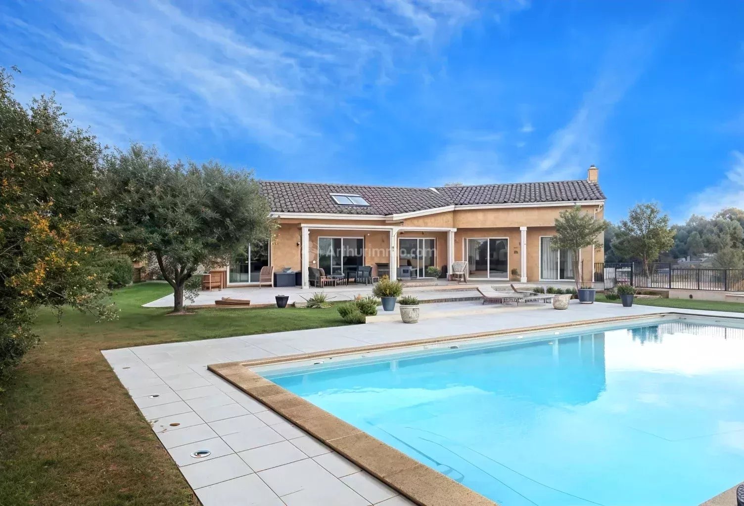 Maison T6 — photo 1