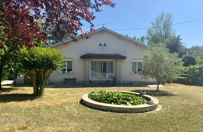 Maison rénovée avec charmant jardin arboré — photo 3