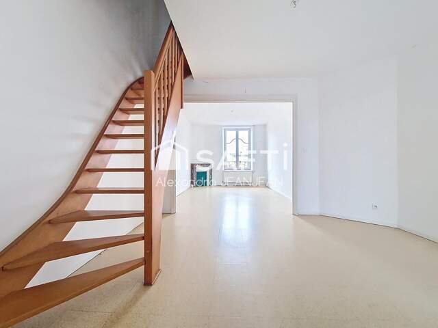 Joli triplex au centre de JARNY — photo du bien