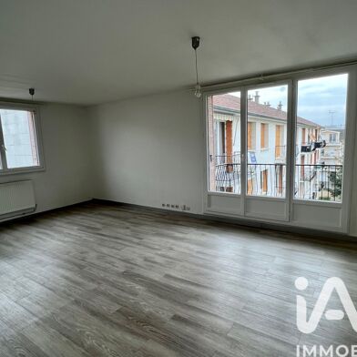 Appartement 4 pièces 941 €