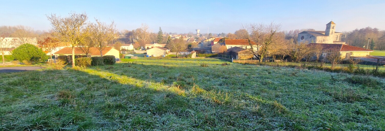 Terrain  1572 m² à vendre à Baignes-Sainte-Radegonde (16360)